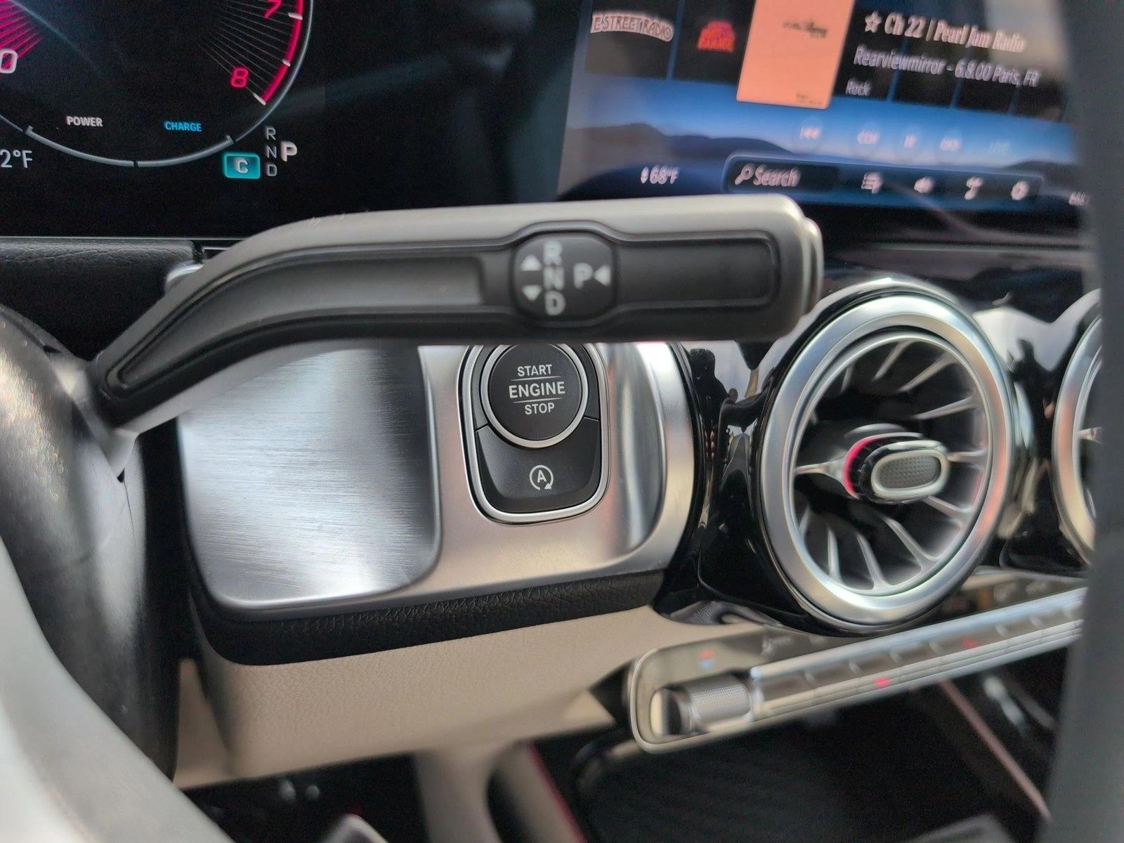 2025 Mercedes-Benz GLB Base - Photo 12