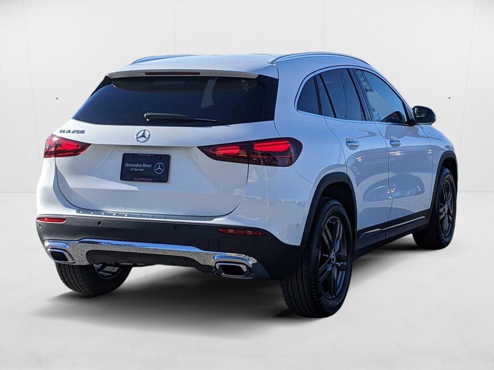 2025 Mercedes Benz GLA 250 photo 2