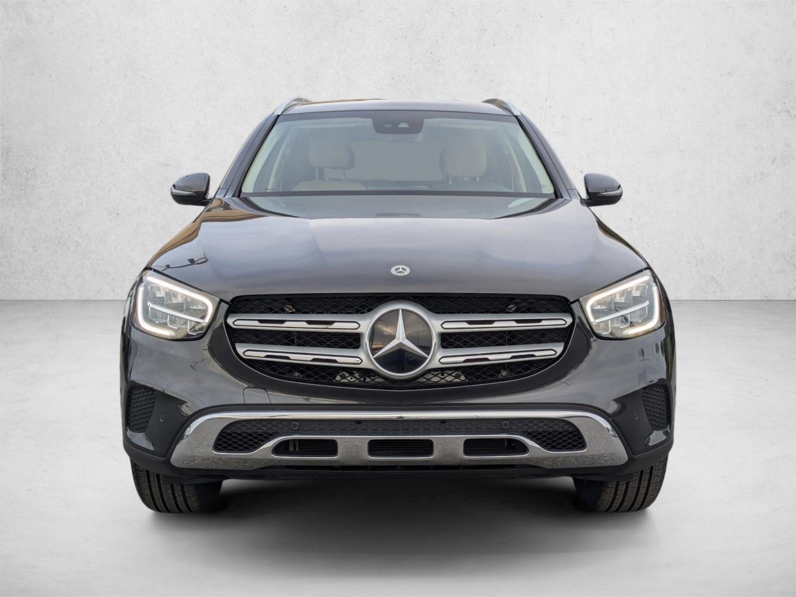 2022 Mercedes Benz GLC 300 photo 2