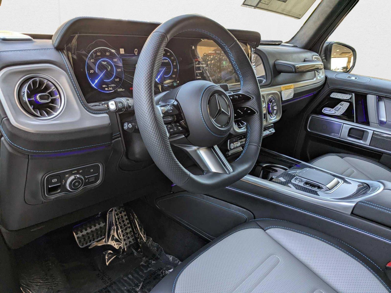 2025 Mercedes Benz G photo 3