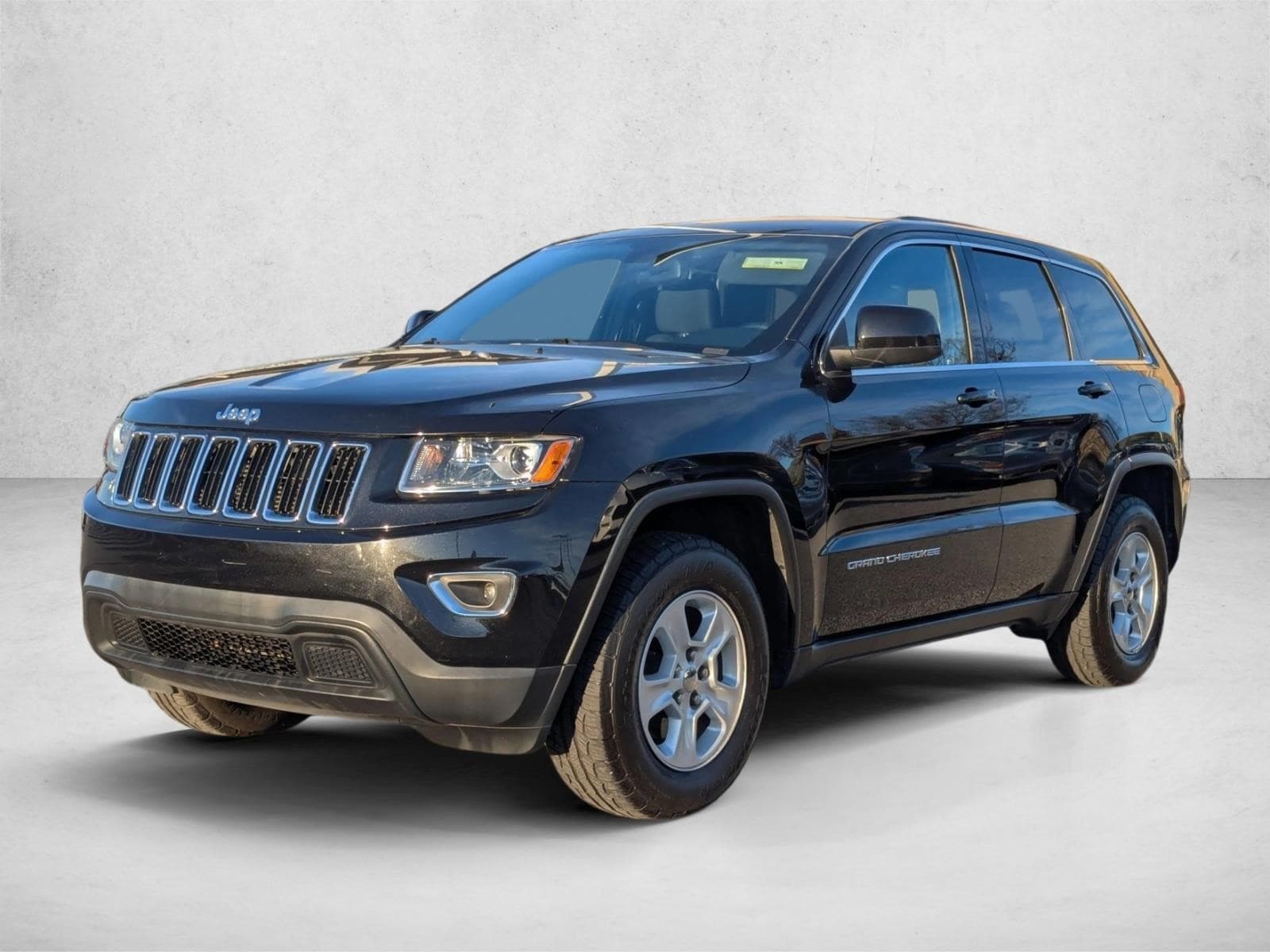 2016 Jeep Grand Cherokee Laredo's photo