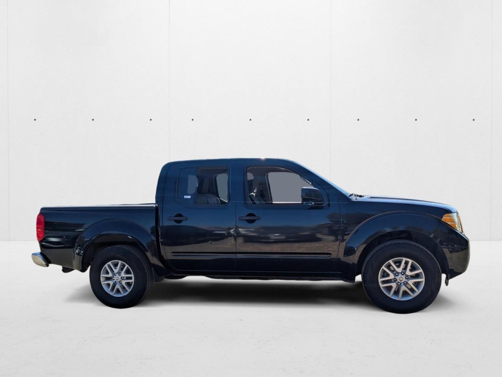 2016 Nissan Frontier SV photo 4