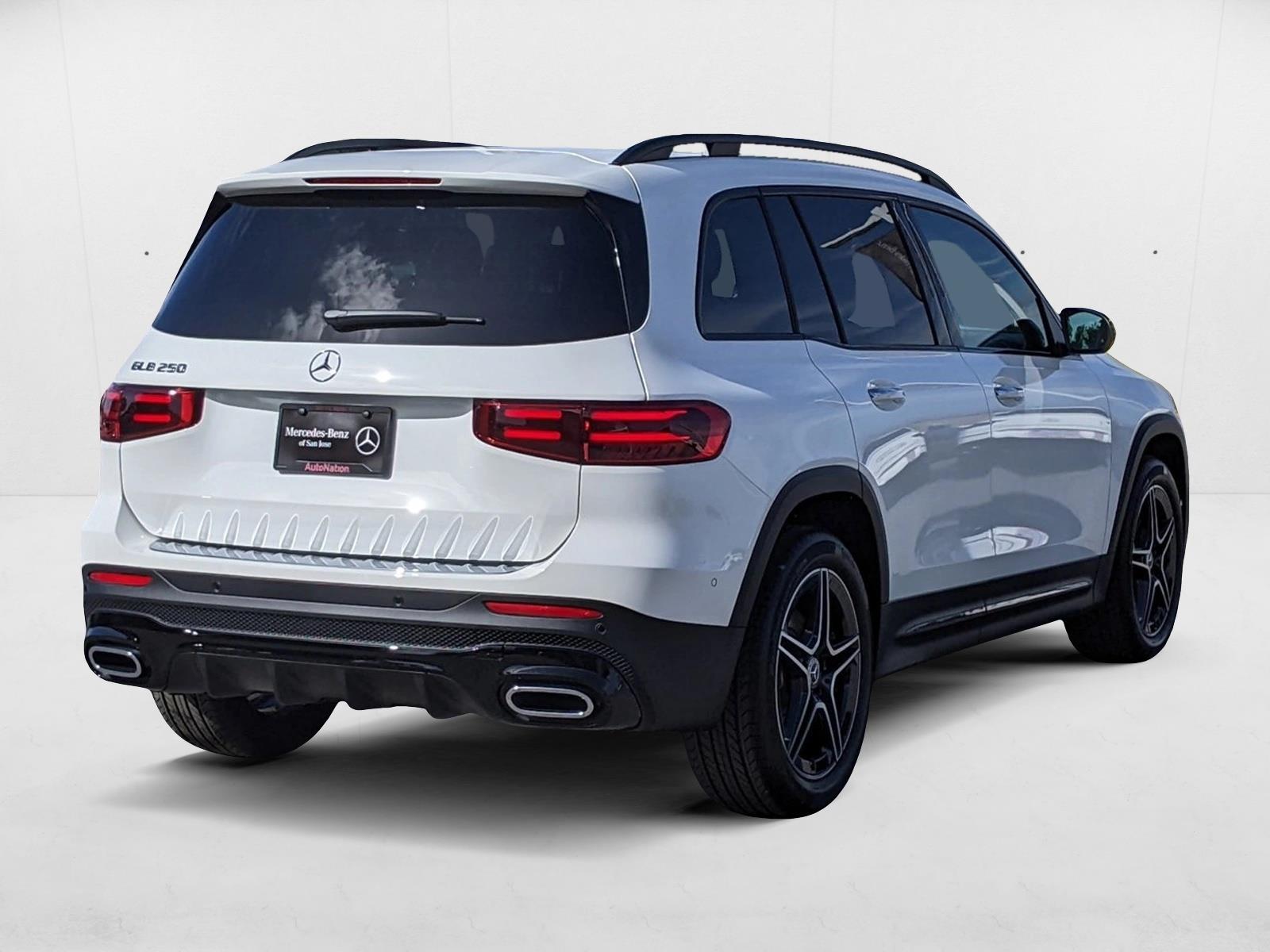 2024 Mercedes Benz GLB 250 photo 2