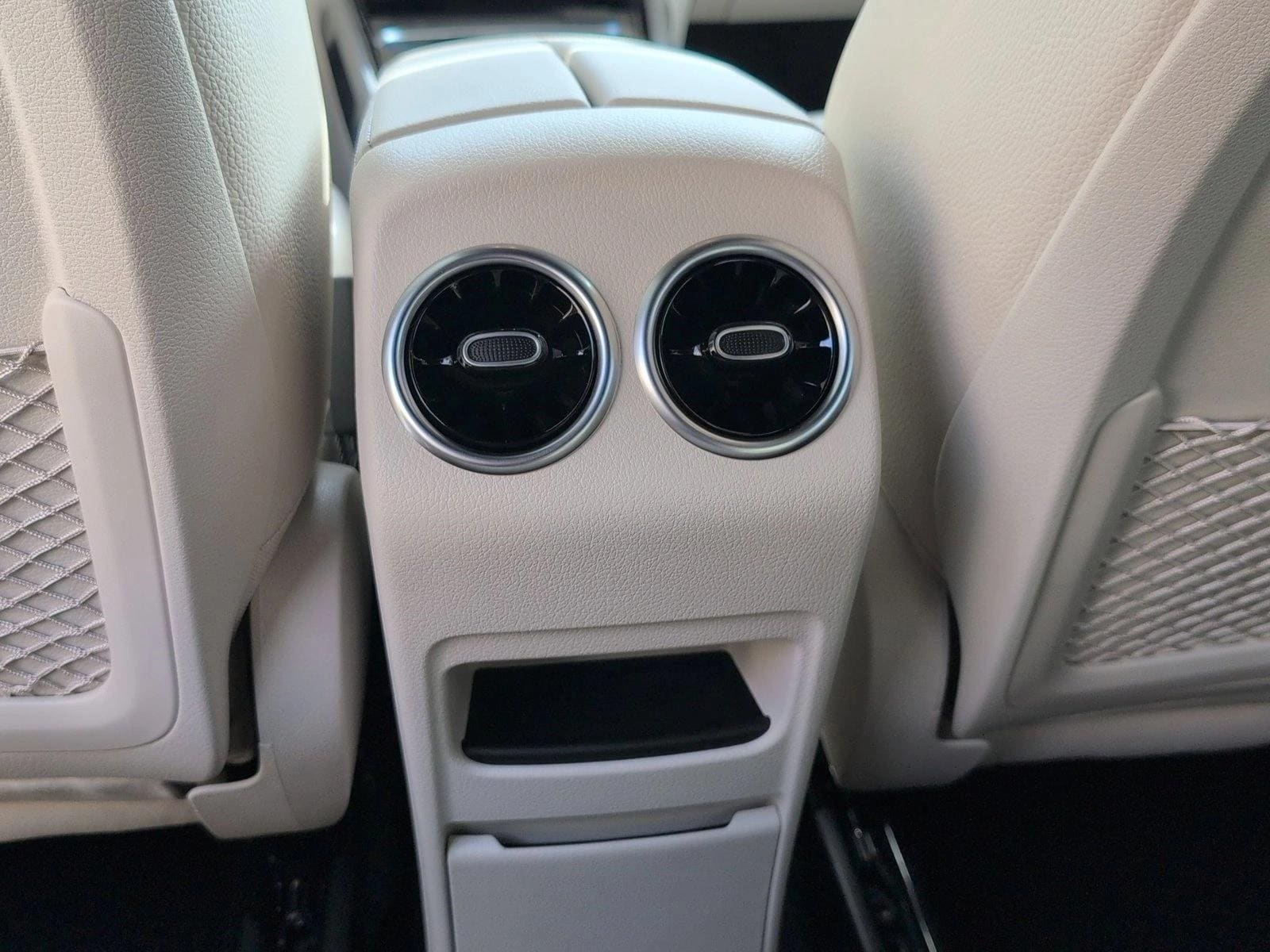 2025 Mercedes-Benz GLB Base - Photo 17