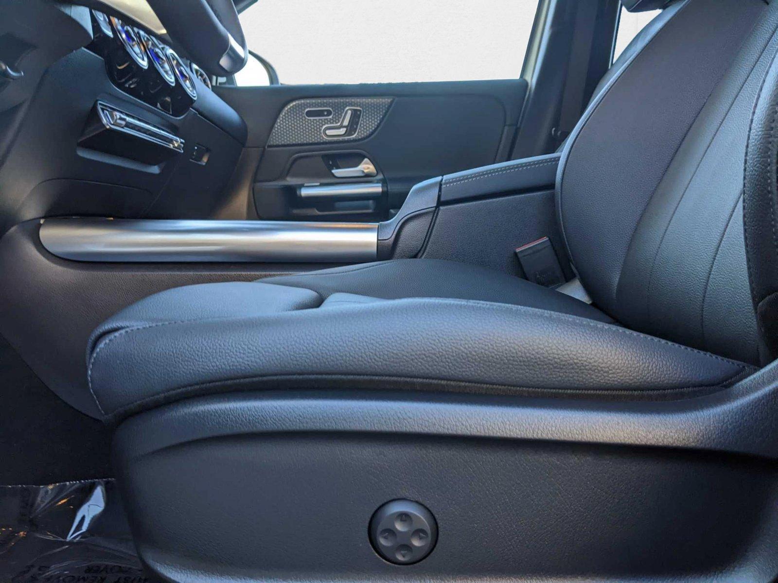 2025 Mercedes Benz GLA 250 photo 4