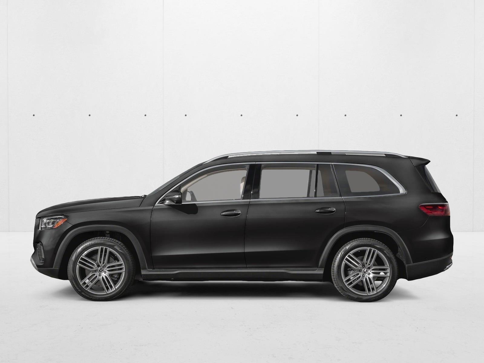 2025 Mercedes Benz GLS 450 4MATIC photo 3