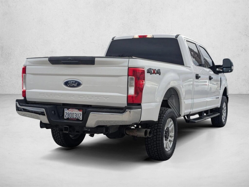 Used 2019 Ford F-250 XLT Truck Crew Cab