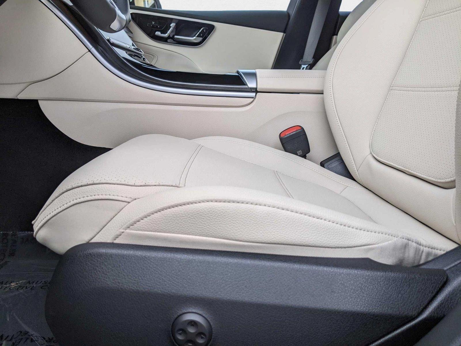 2025 Mercedes Benz C 300 Sedan photo 4