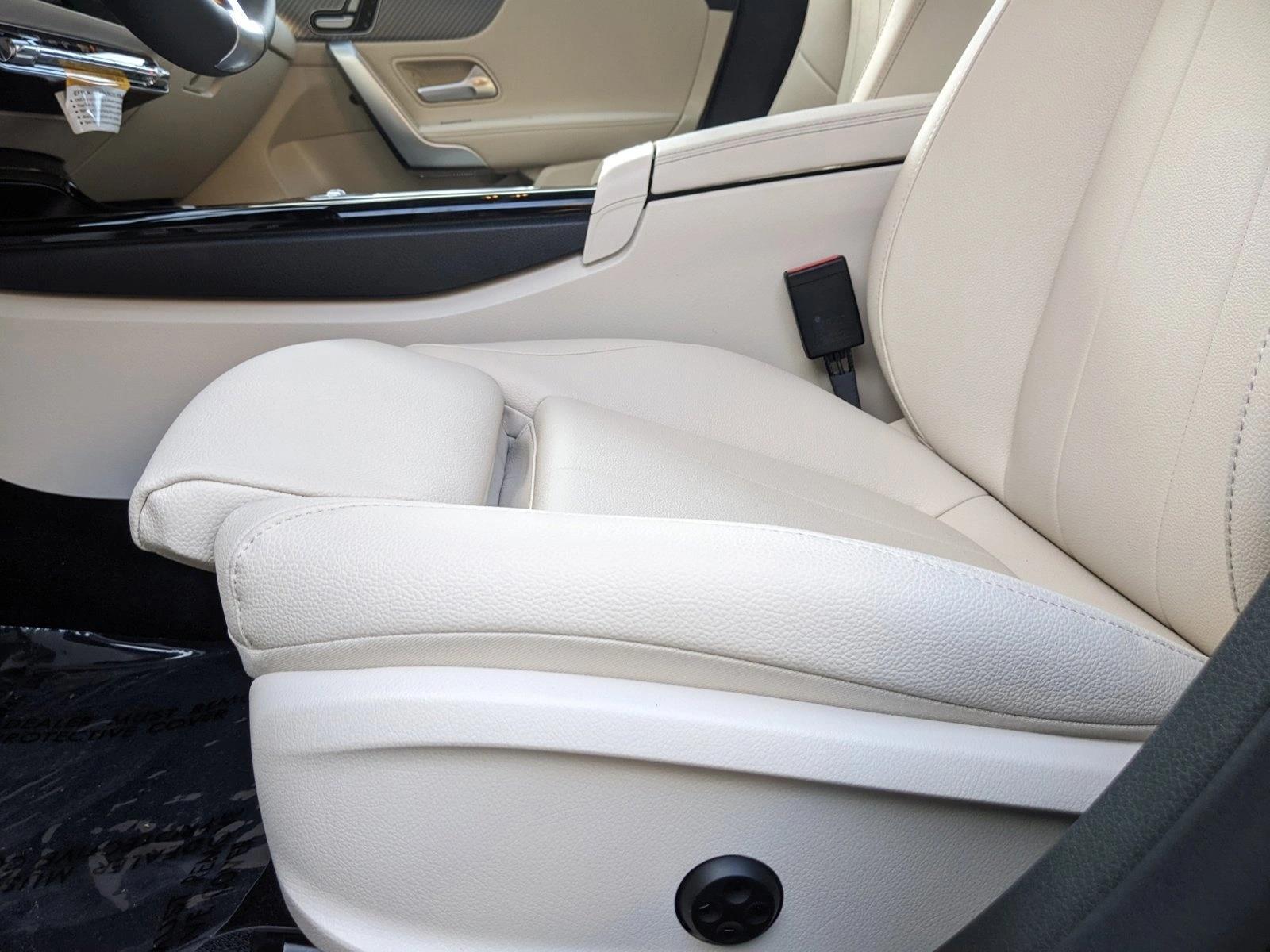 2025 Mercedes Benz CLA 250 photo 4