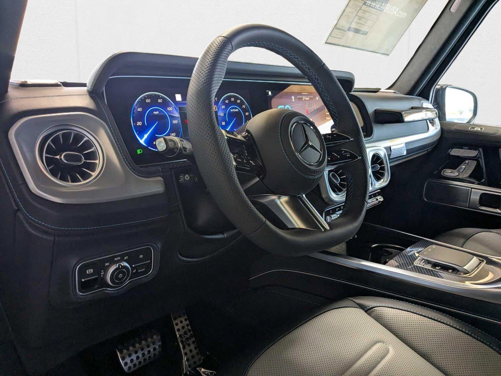 2025 Mercedes Benz G photo 3