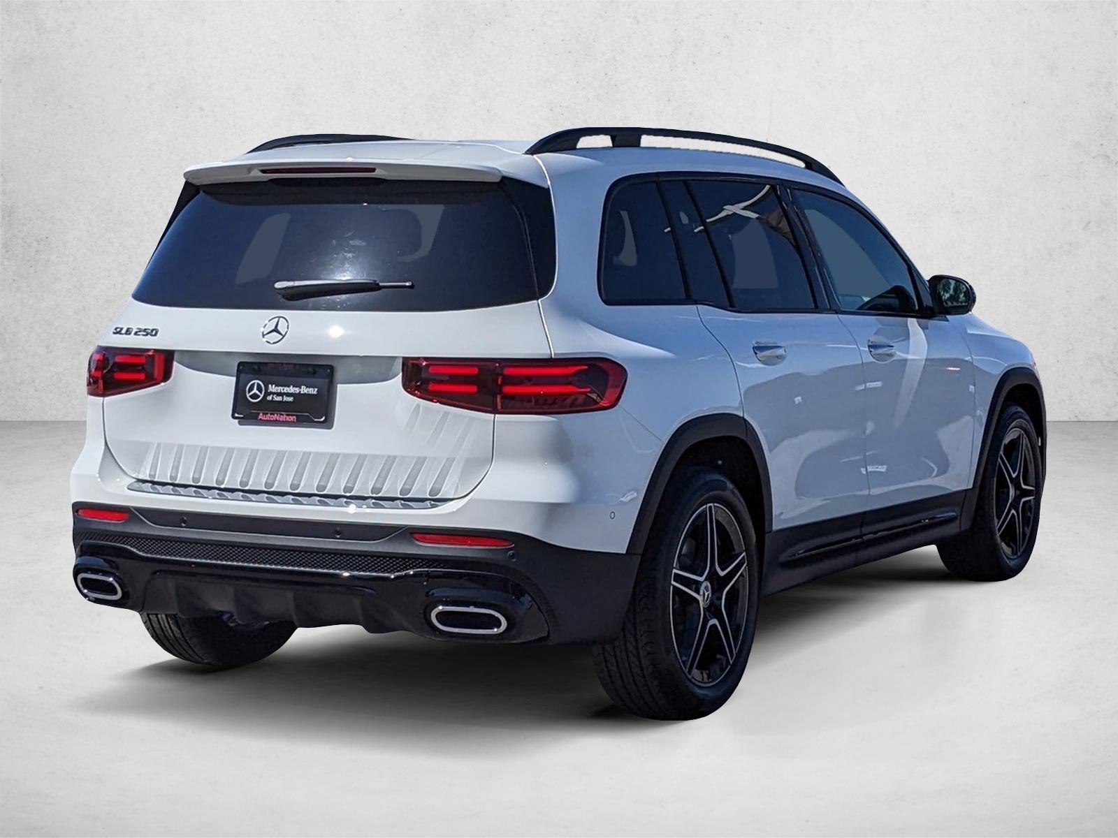 2024 Mercedes Benz GLB 250 photo 2