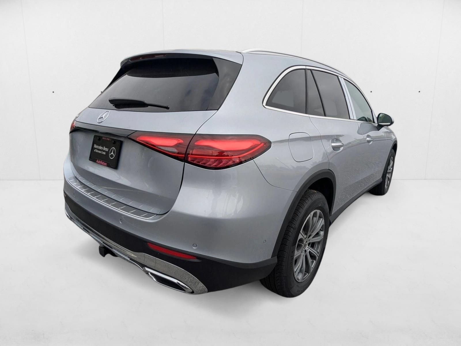 2025 Mercedes Benz GLC 300 photo 2