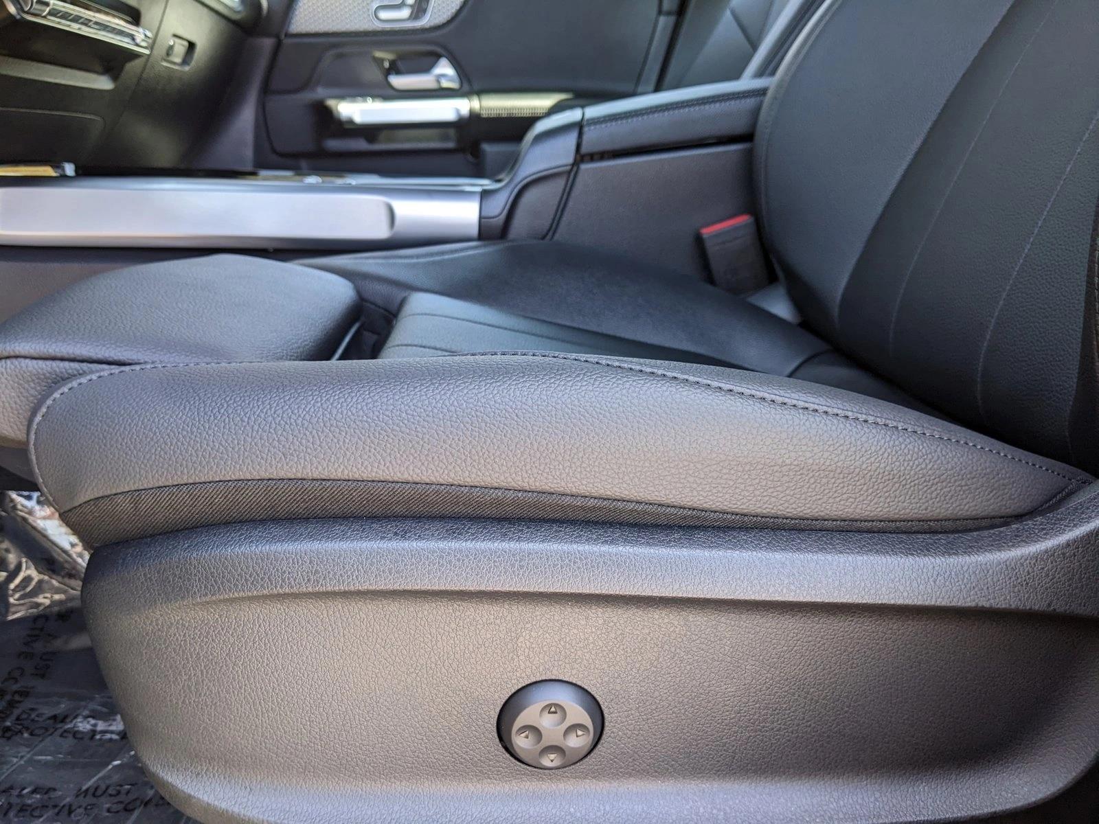 2024 Mercedes Benz GLB 250 photo 4