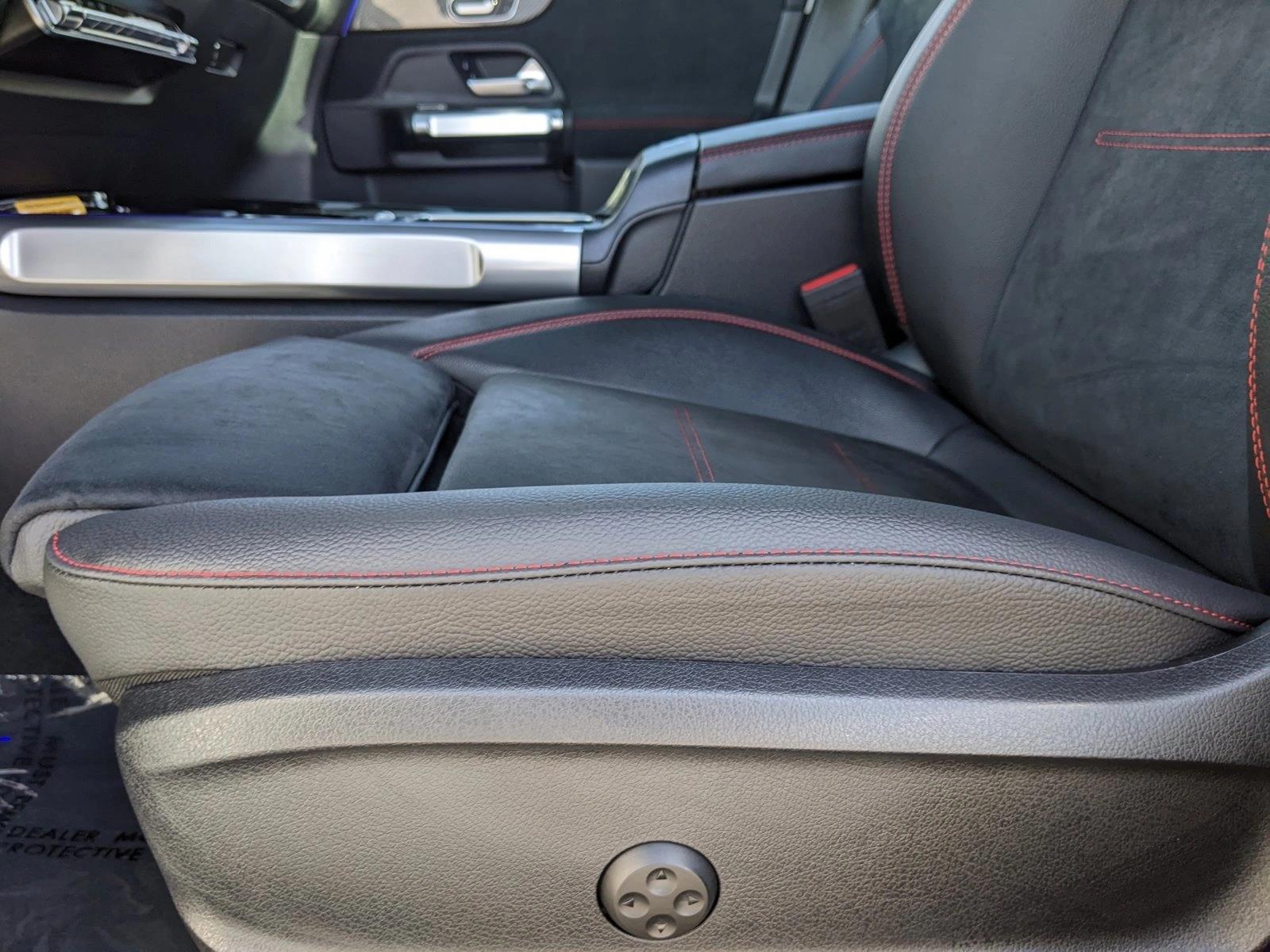 2024 Mercedes Benz GLB 250 photo 4