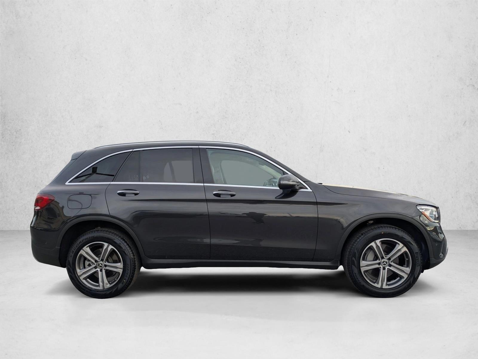 2022 Mercedes Benz GLC 300 photo 4