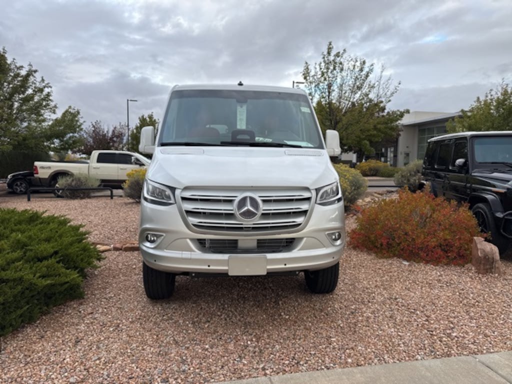 New 2025 Mercedes-Benz Sprinter 2500 Standard Roof 4-Cyl Diesel HO Van Crew Van