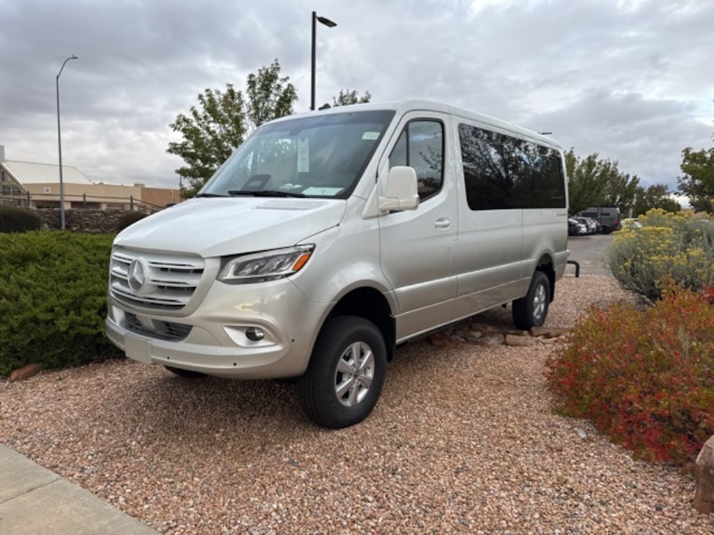 New 2025 Mercedes-Benz Sprinter 2500 Standard Roof 4-Cyl Diesel HO Van Crew Van
