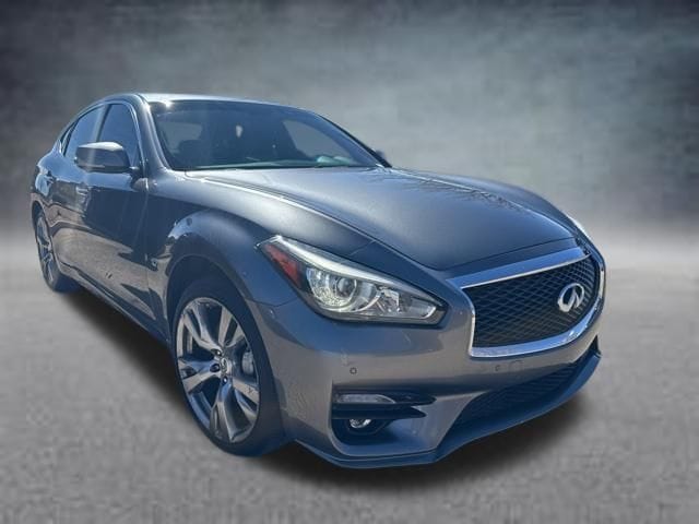 2017 INFINITI Q70 3.7