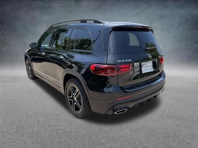 2025 Mercedes-Benz GLB Base - Photo 10