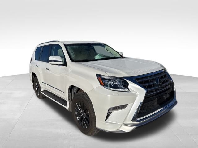 2019 Lexus GX Luxury's photo