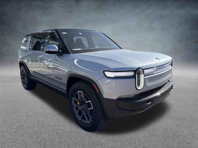 2025 Rivian R1S Ascend Tri Max's photo