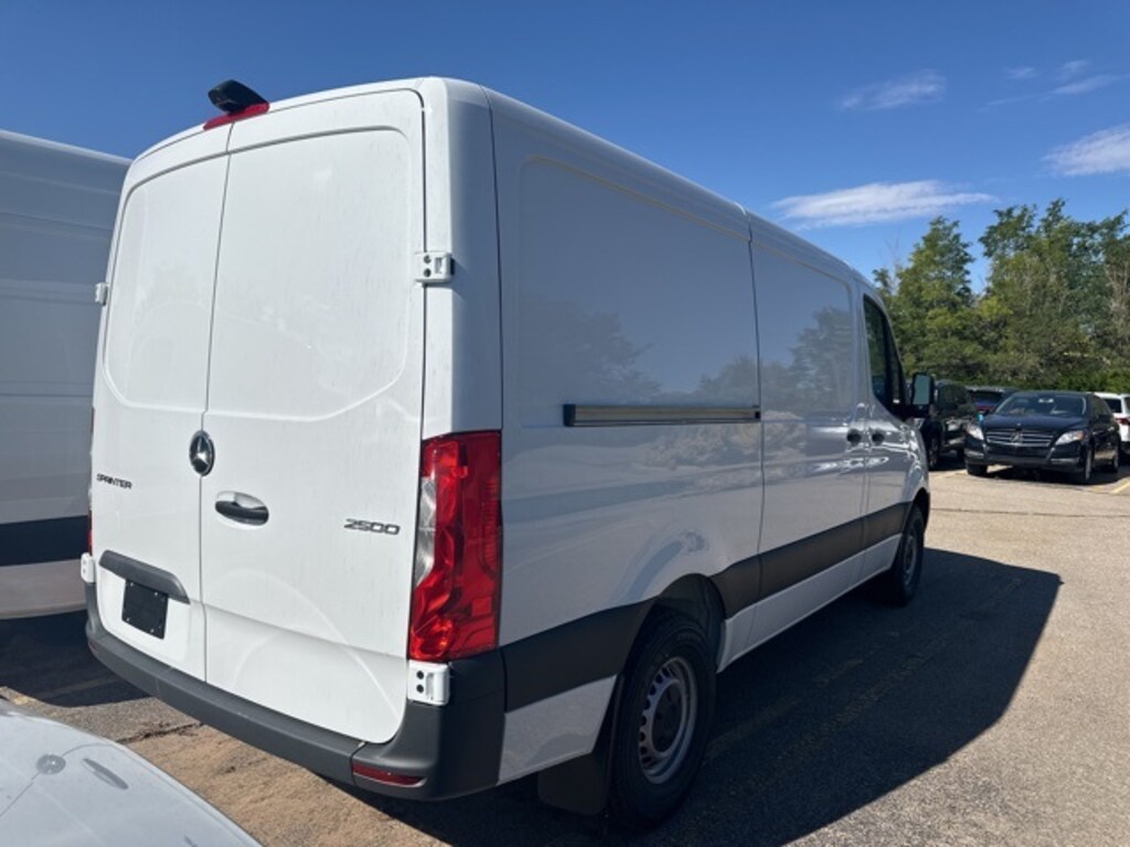 New 2025 Mercedes-Benz Sprinter 2500 Standard Roof 4-Cyl Diesel HO Van Cargo Van