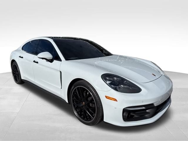 2023 Porsche Panamera Platinum Edition's photo
