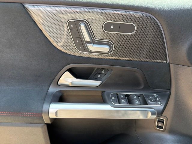 2025 Mercedes-Benz GLB Base - Photo 16