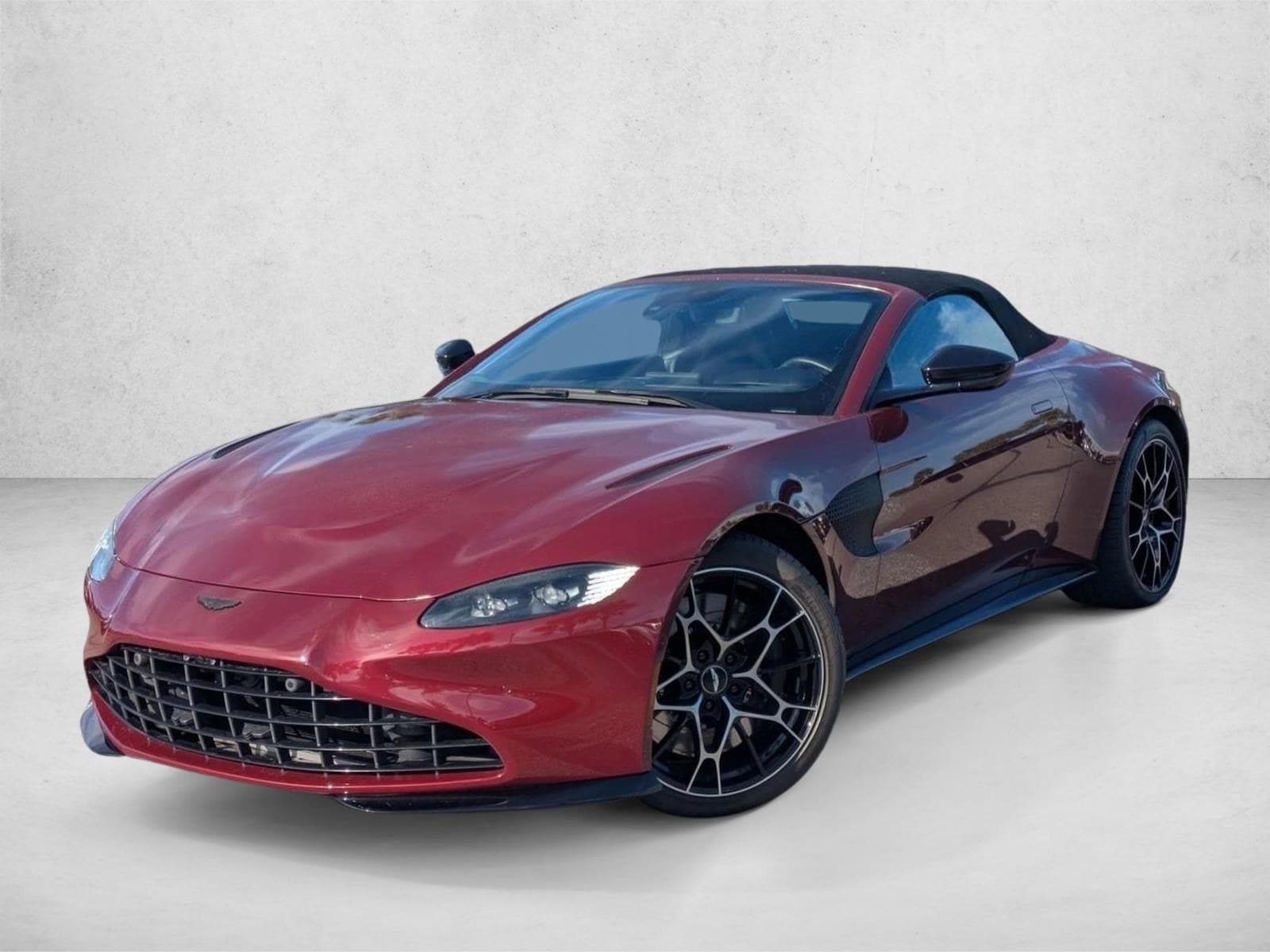 2021 Aston Martin Vantage Base's photo