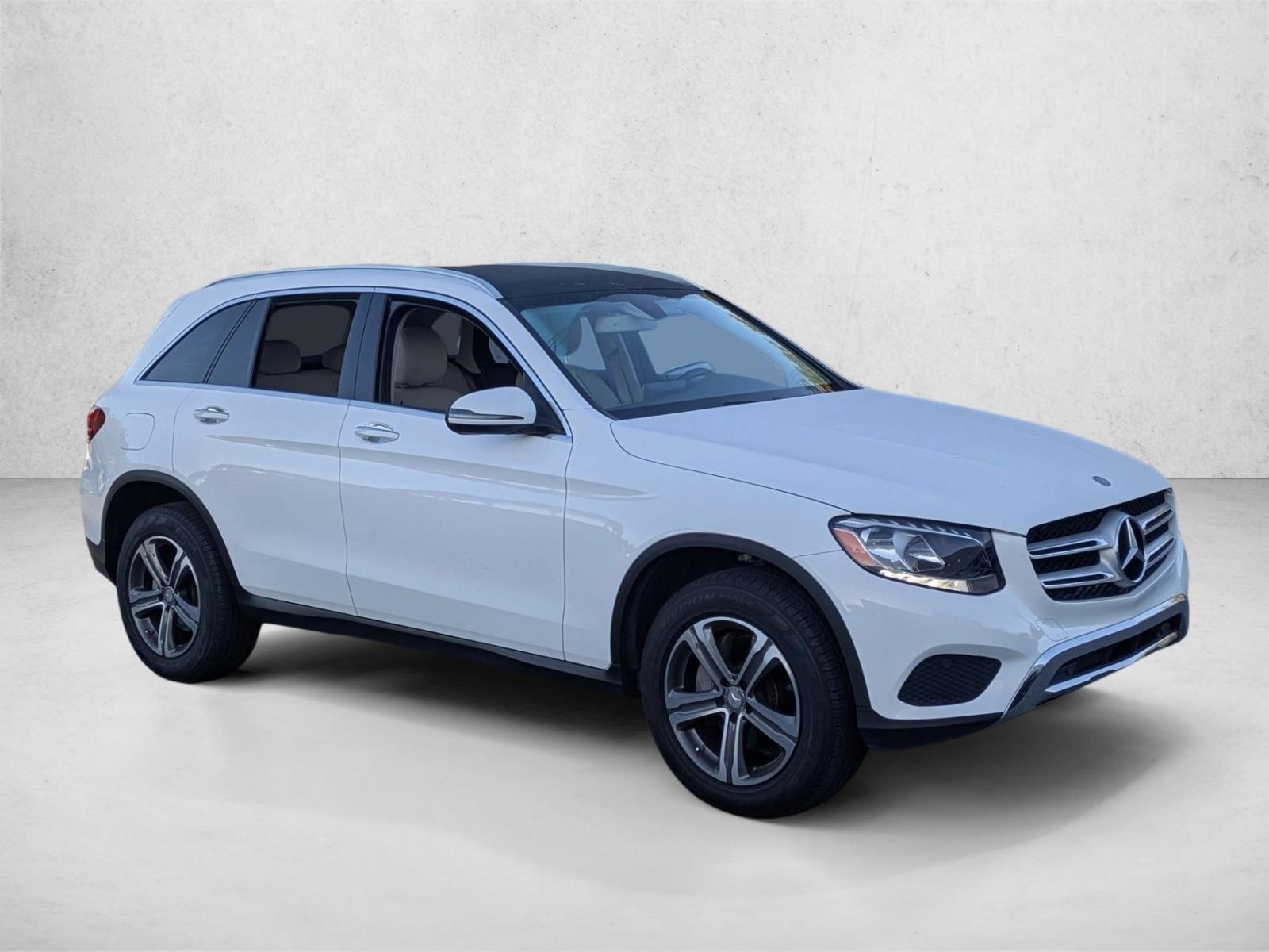 2016 Mercedes Benz GLC 300 photo 2
