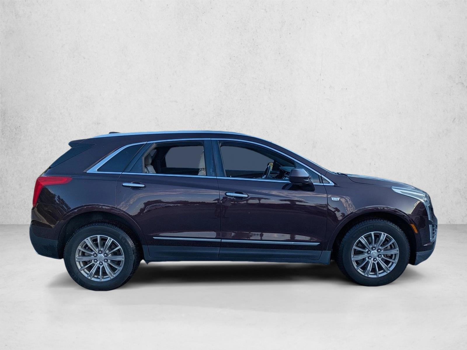2017 Cadillac XT5 Luxury photo 3
