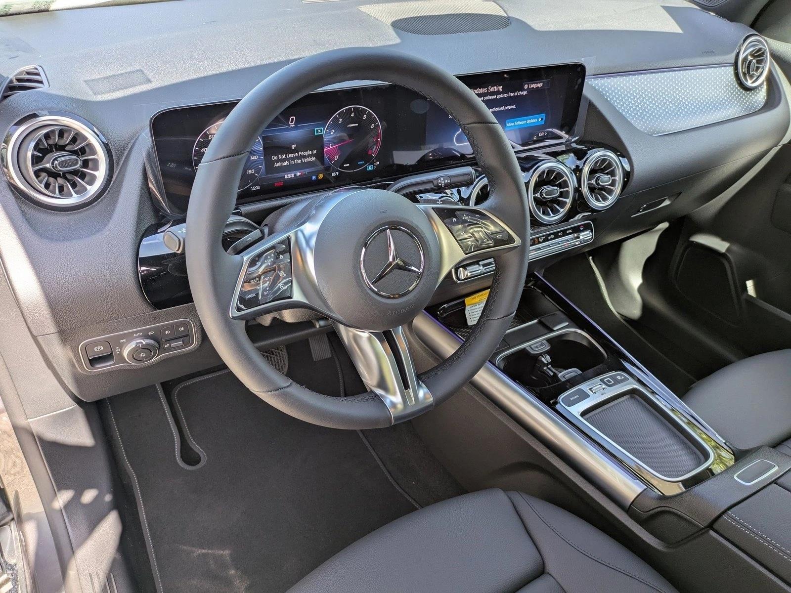 2025 Mercedes Benz GLA 250 4MATIC photo 3