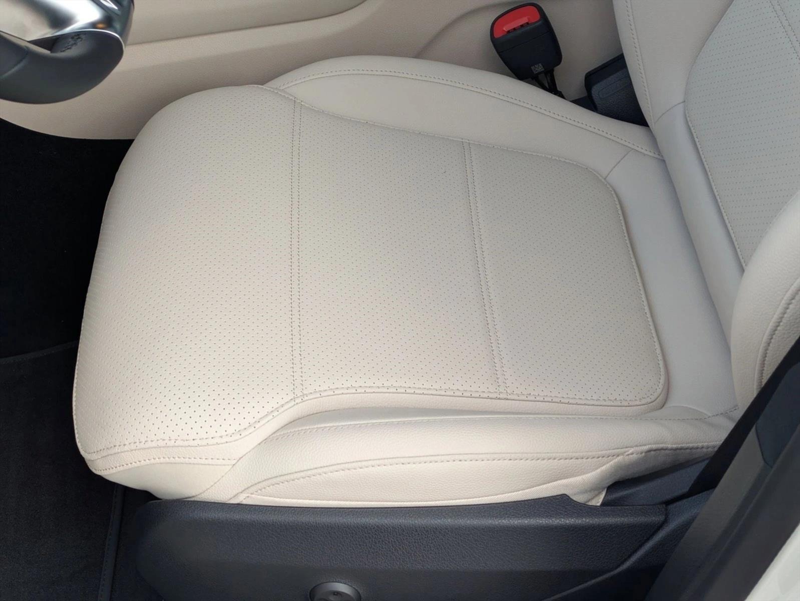 2026 Mercedes Benz GLC 300 4MATIC photo 4