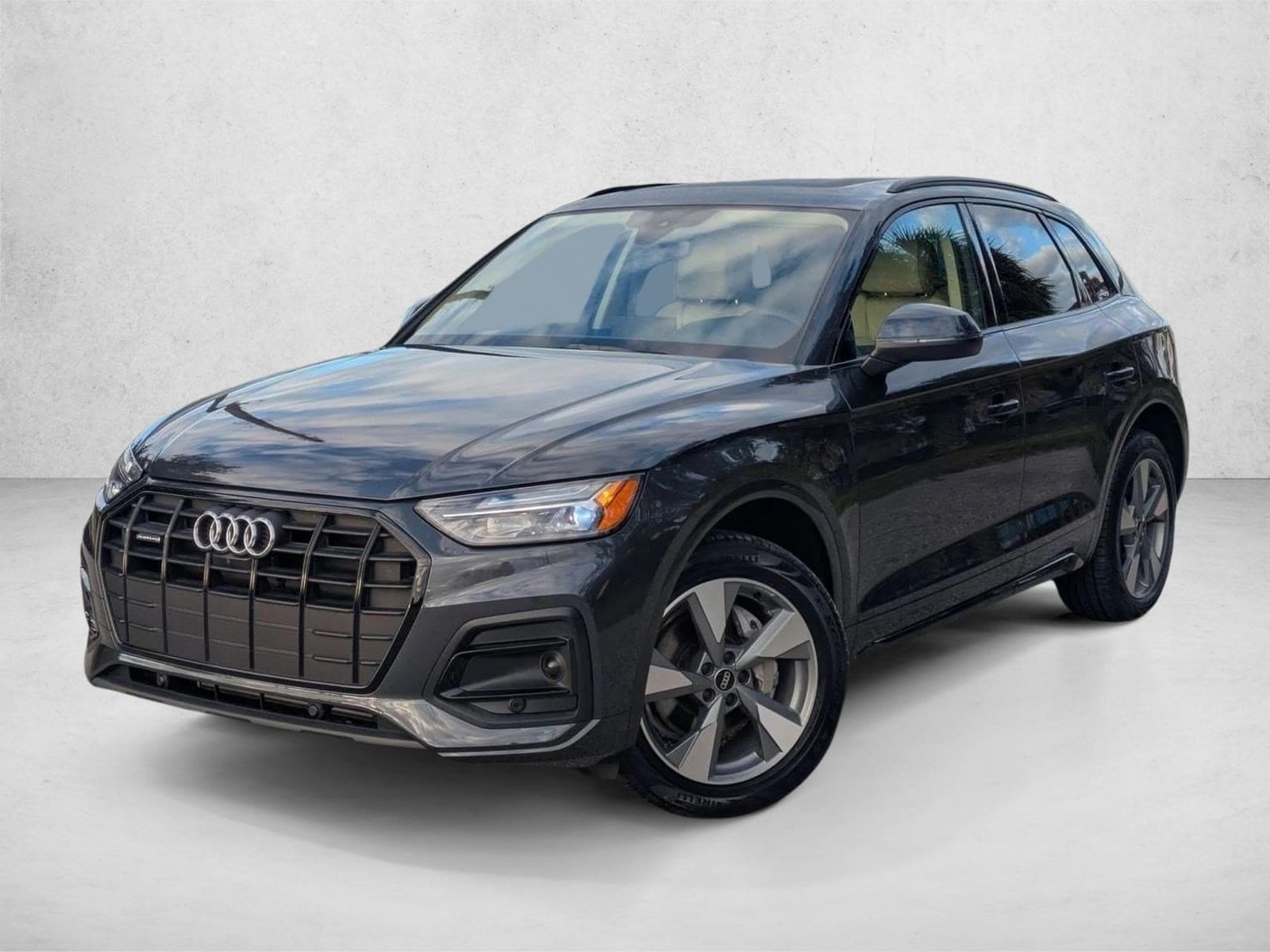 2024 Audi Q5 Premium Plus's photo