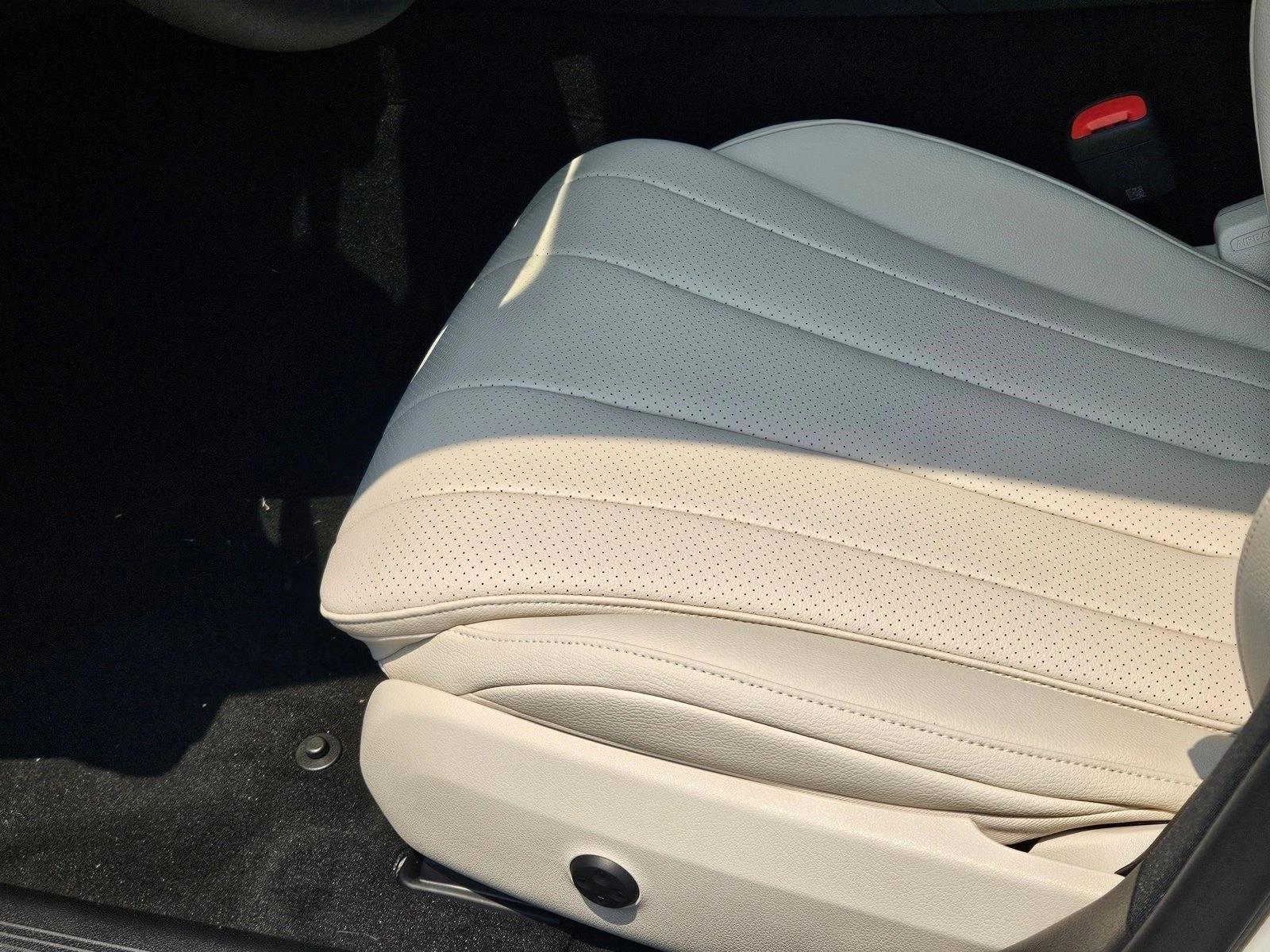 2026 Mercedes Benz E 350 Sedan photo 4