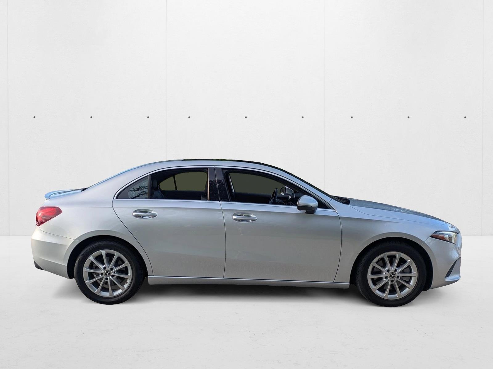2021 Mercedes Benz A 220 4MATIC photo 2