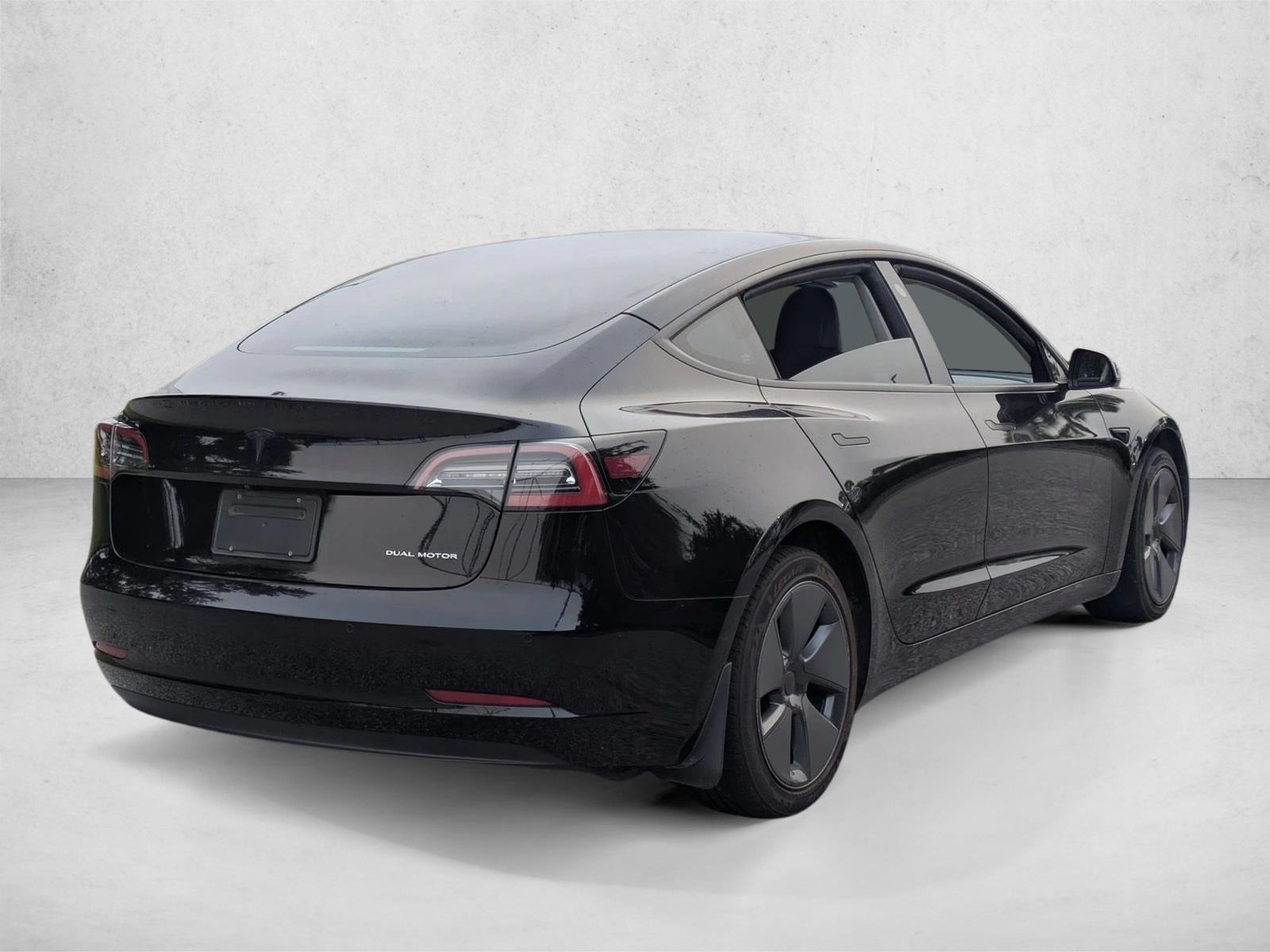 2022 Tesla Model 3 Long Range photo 3