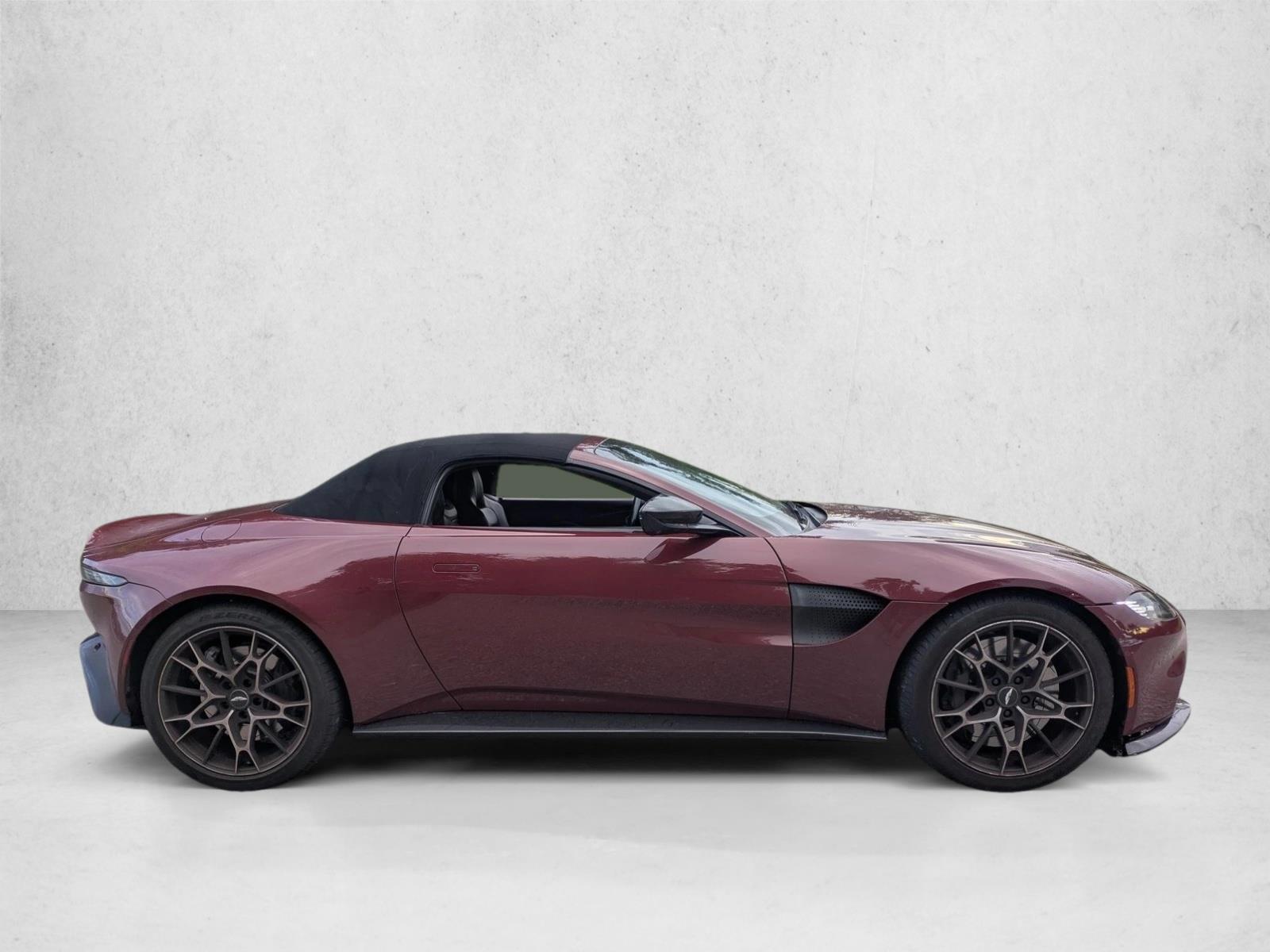 2021 Aston Martin Vantage Roadster photo 4
