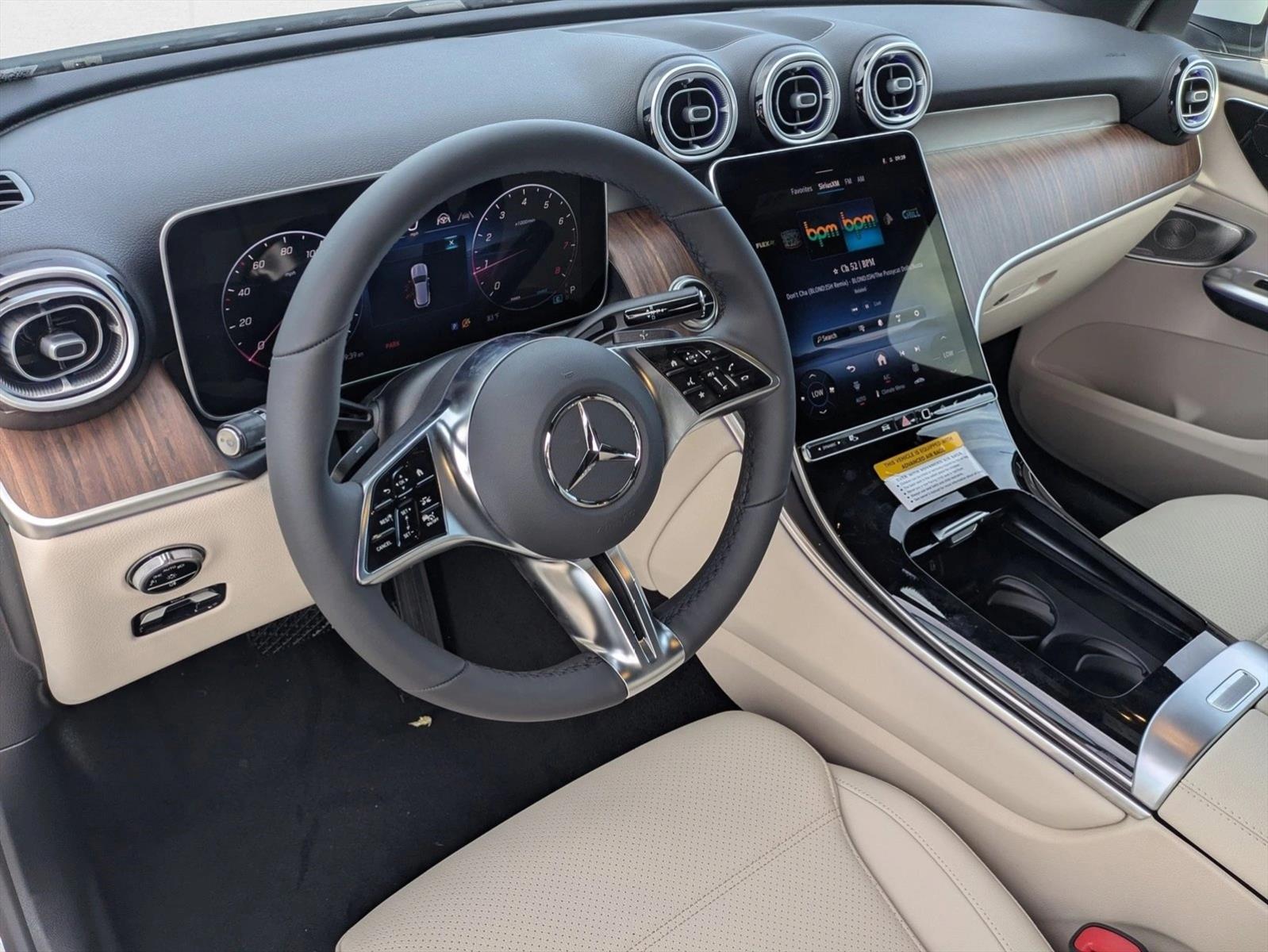 2026 Mercedes Benz GLC 300 photo 3