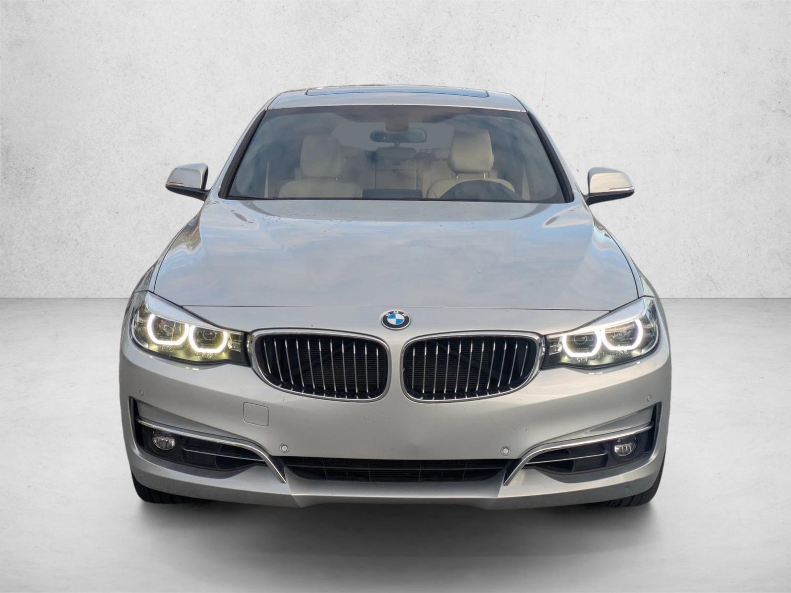 2017 Bmw 330i xDrive photo 2