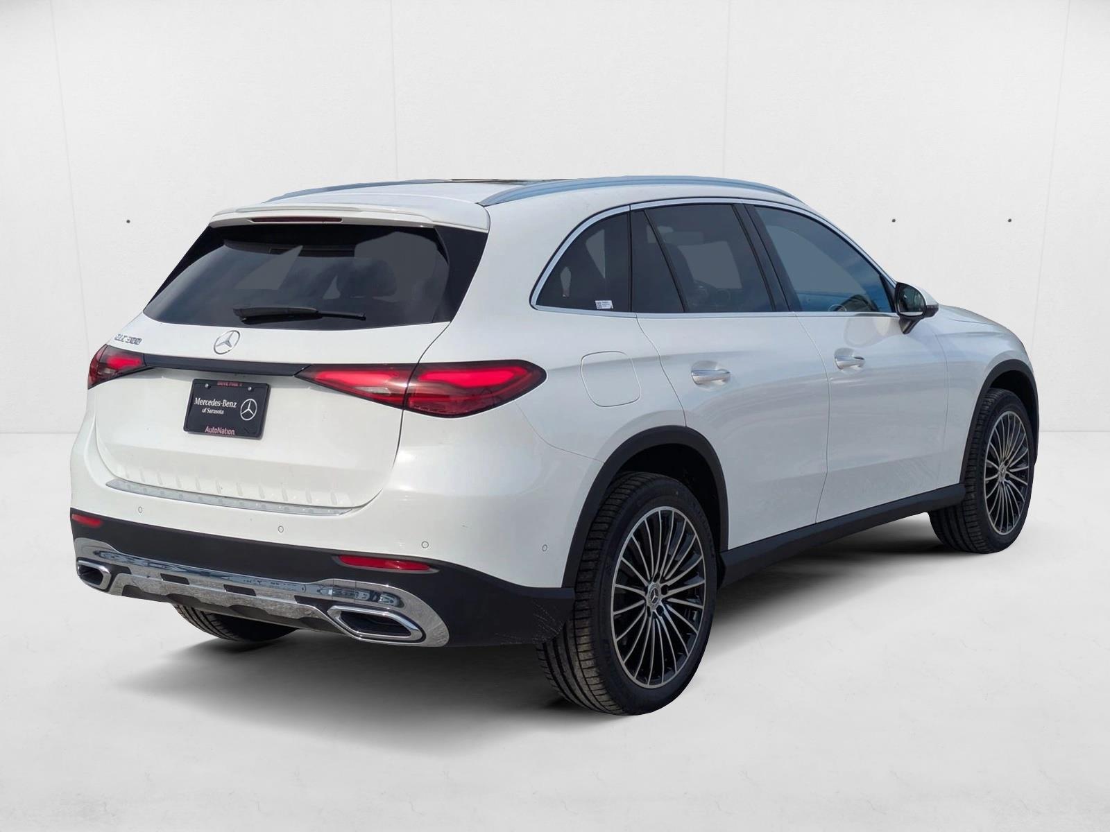 2026 Mercedes Benz GLC 300 photo 2