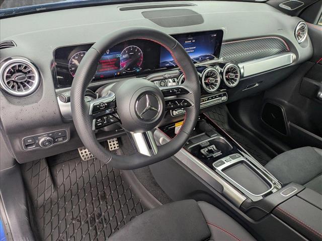 2025 Mercedes Benz GLB 250 photo 3