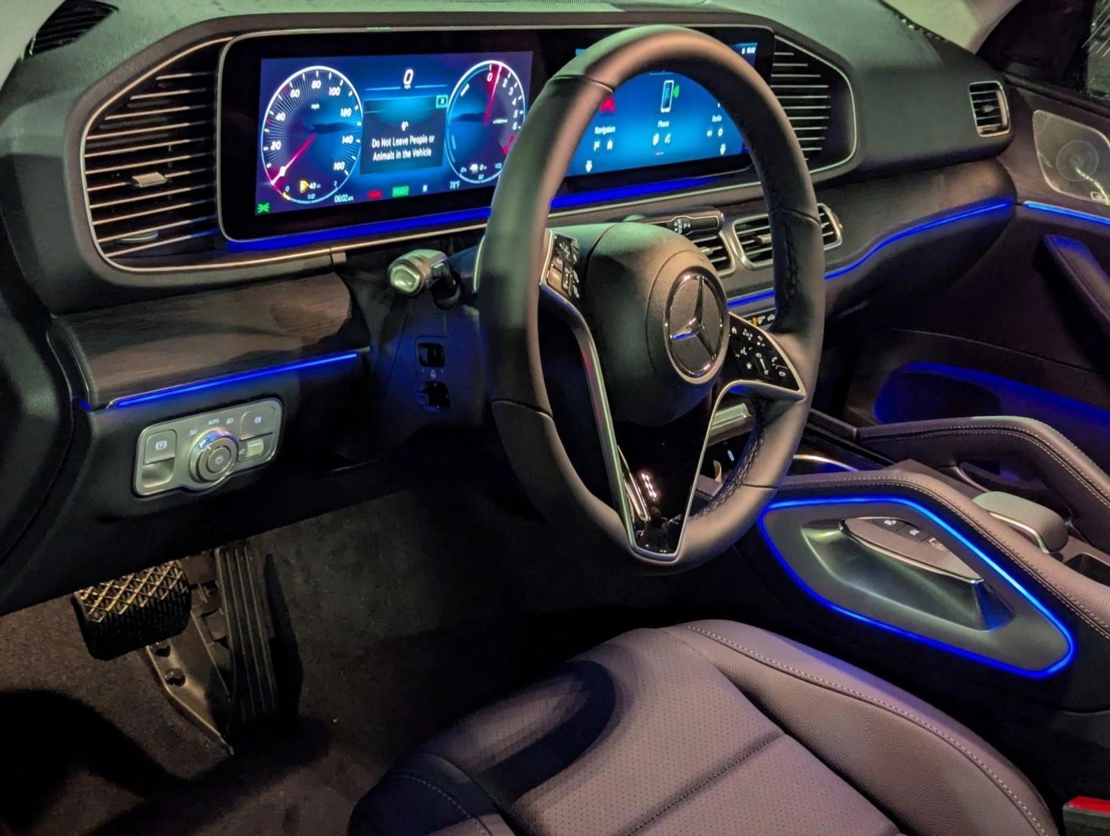 2026 Mercedes Benz GLE 450e 4MATIC photo 3