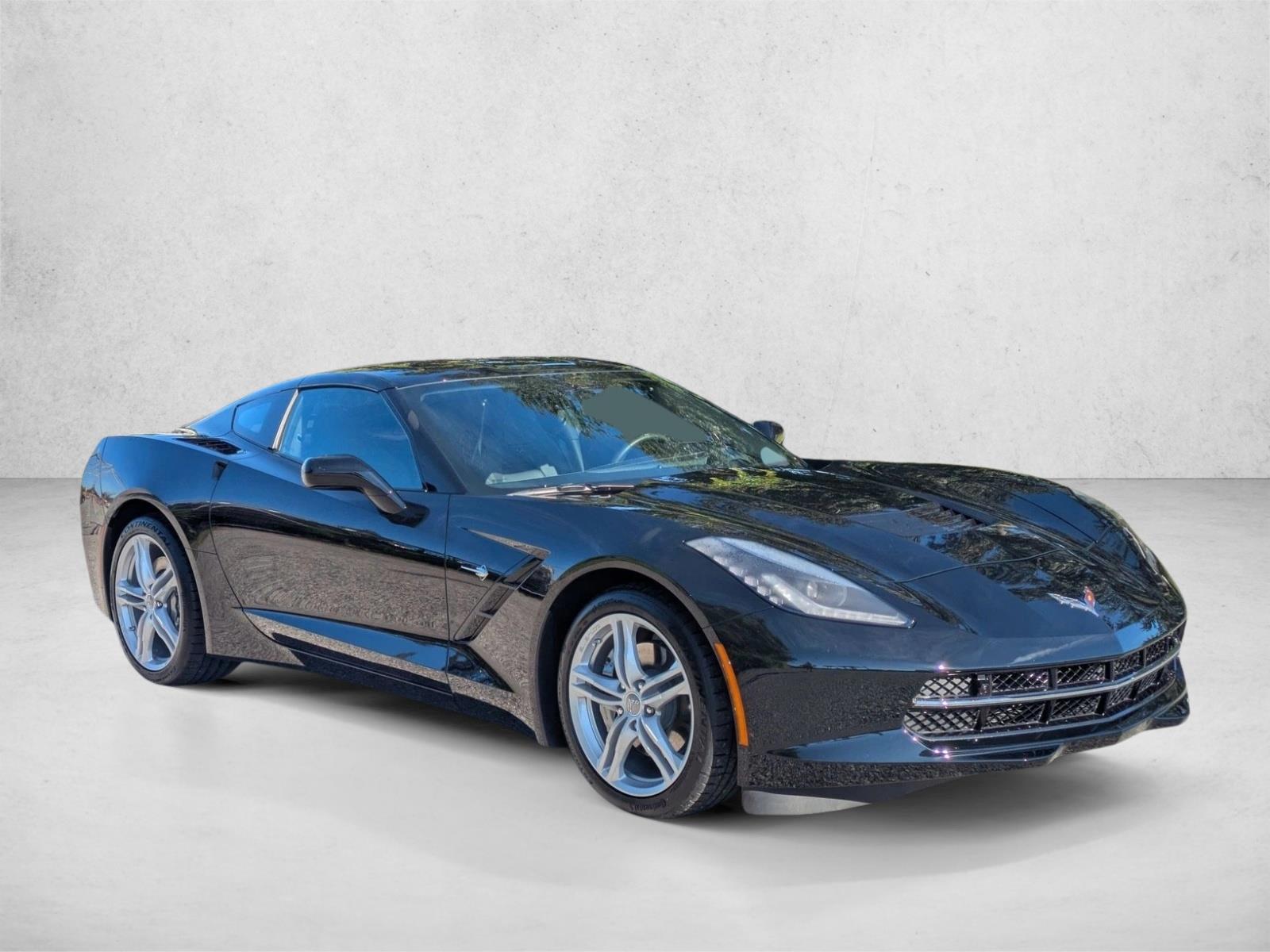 2017 Chevrolet Corvette Stingray Coupe 2LT photo 3