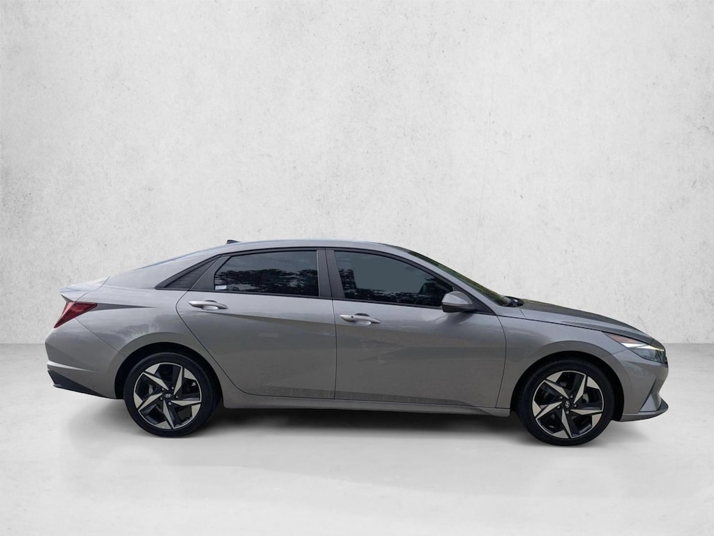 Used 2023 Hyundai Elantra SEL Sedan