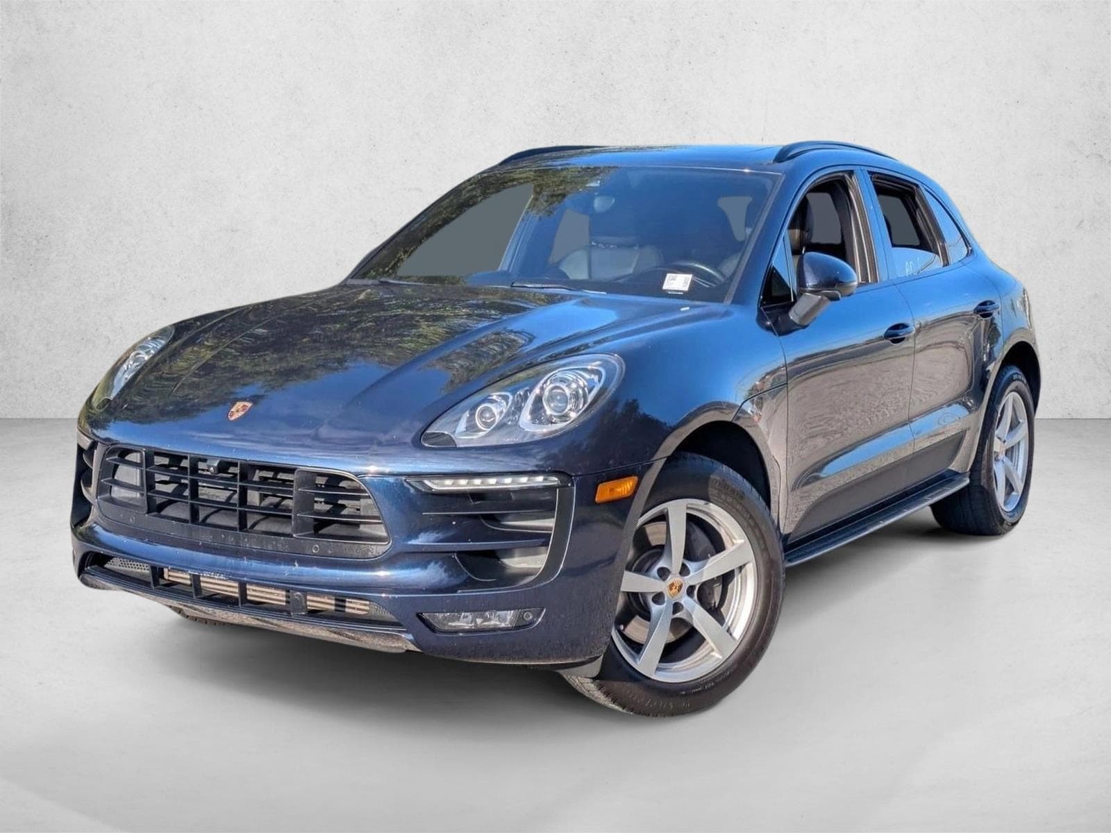 2017 Porsche Macan -'s photo