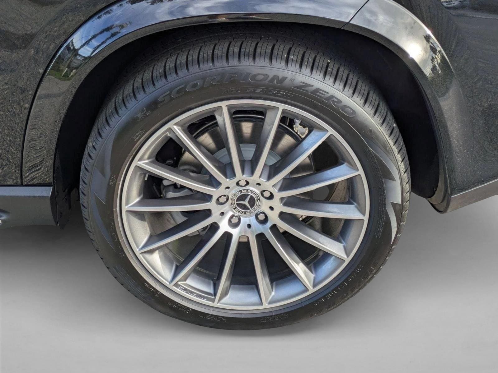 2026 Mercedes-Benz GLE GLE450 - Photo 10