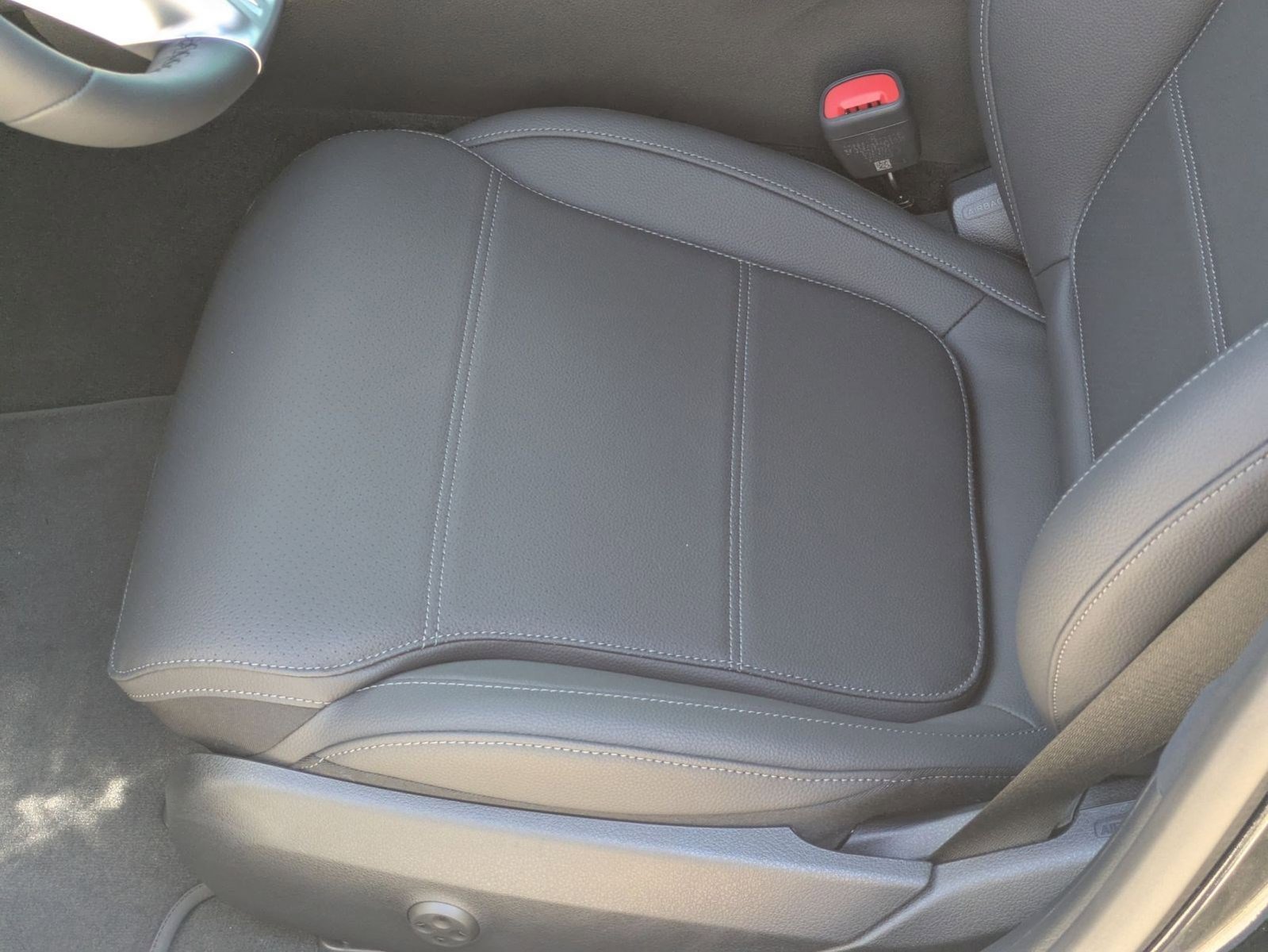 2026 Mercedes Benz C 300 Sedan photo 4