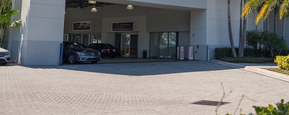 Mercedes-Benz of Sarasota service center entrance