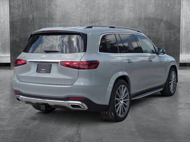 2025 Mercedes Benz GLS 450 4MATIC photo 2